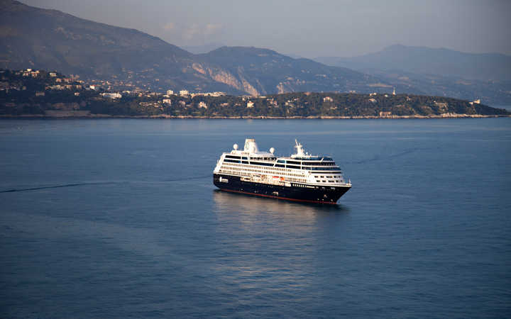 Bateau Azamara Quest