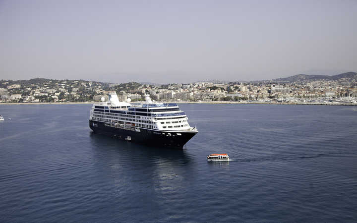 Bateau Azamara Quest