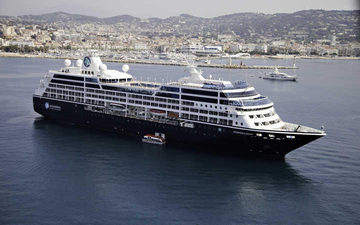 Bateau Azamara Quest