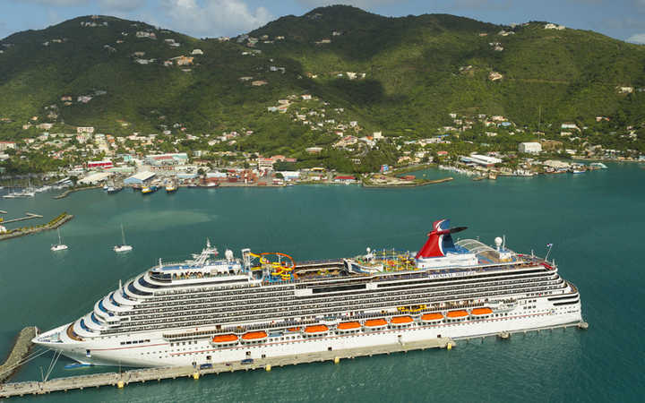 Bateau Carnival Breeze