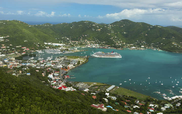 Bateau Carnival Breeze