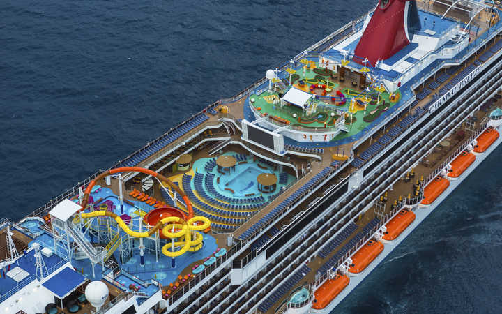 Bateau Carnival Breeze
