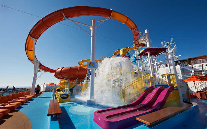 Bateau Carnival Breeze