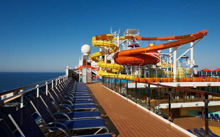 Bateau Carnival Breeze