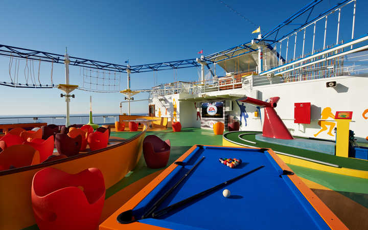 Bateau Carnival Breeze