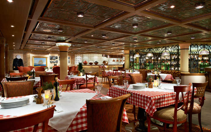 Bateau Carnival Breeze