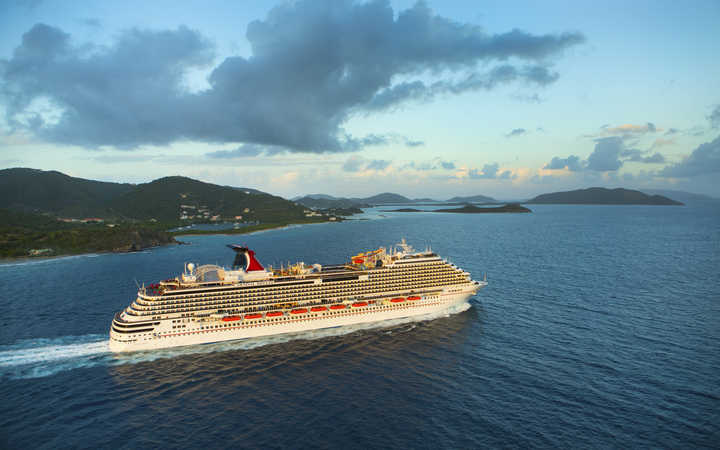 Bateau Carnival Breeze