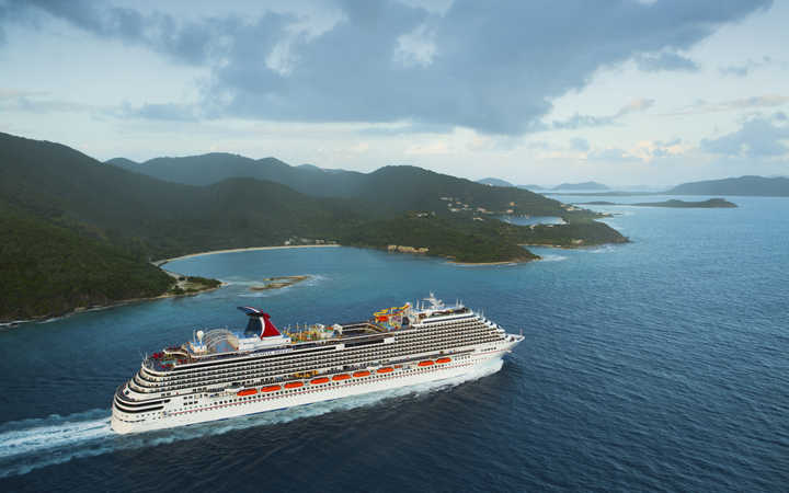 Bateau Carnival Breeze