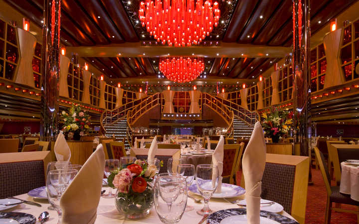 Bateau Carnival Dream