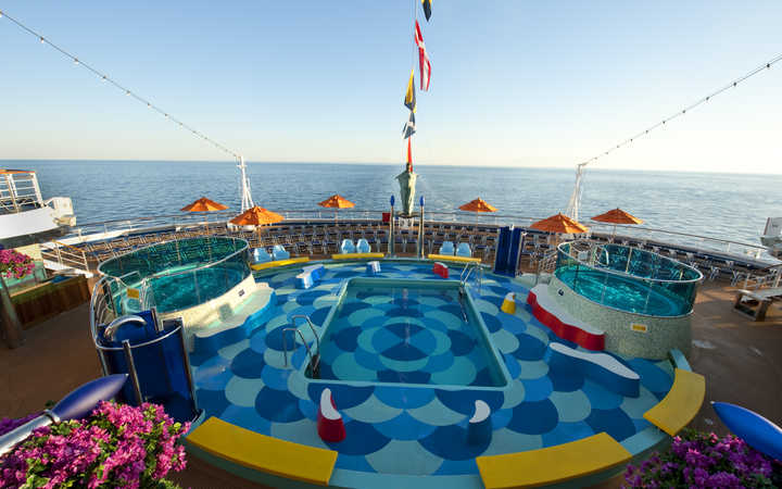 Bateau Carnival Dream