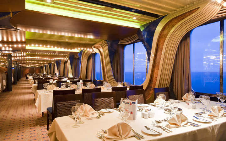 Bateau Carnival Elation