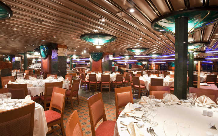 Bateau Carnival Elation
