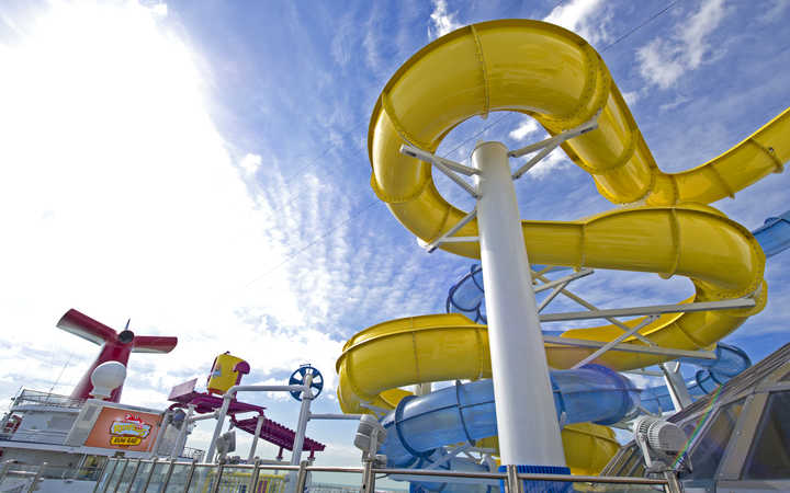 Bateau Carnival Glory