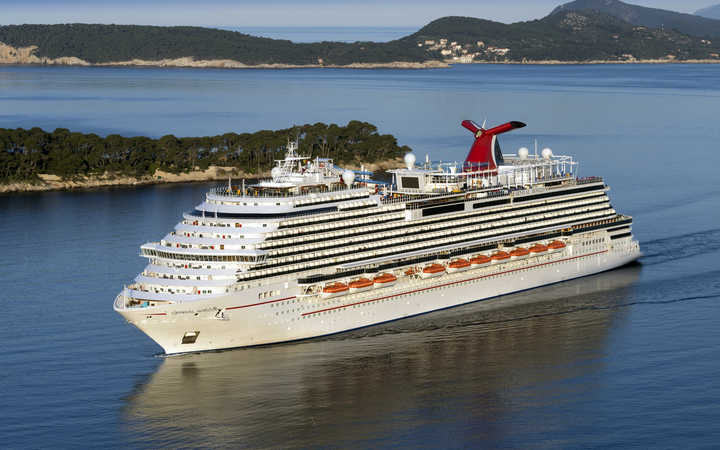 Bateau Carnival Horizon