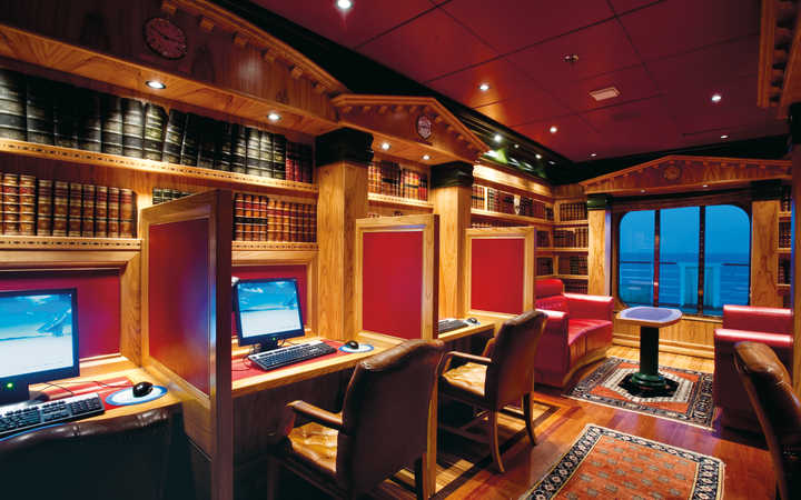 Bateau Carnival Legend