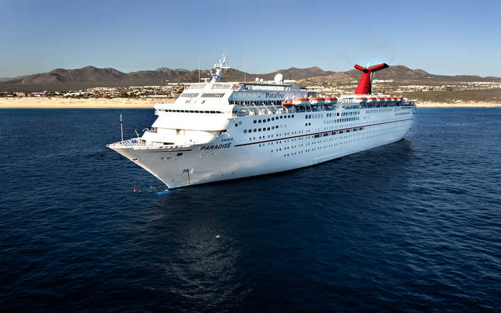 Bateau Carnival Paradise
