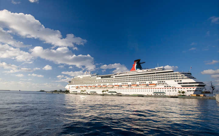 Bateau Carnival Splendor