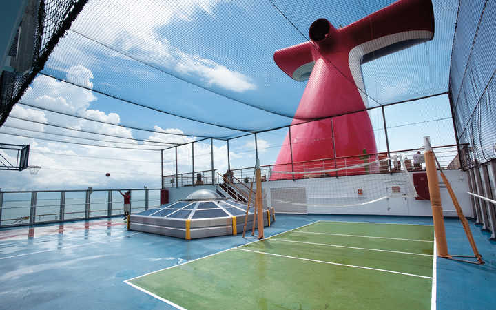 Bateau Carnival Valor