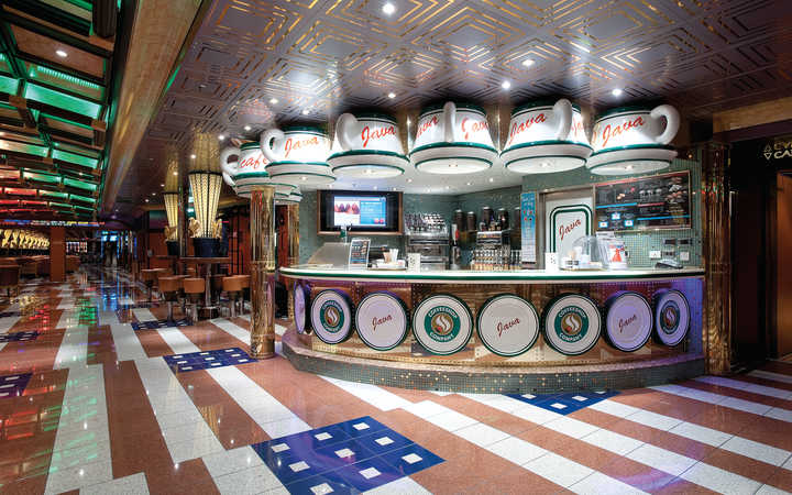 Bateau Carnival Valor
