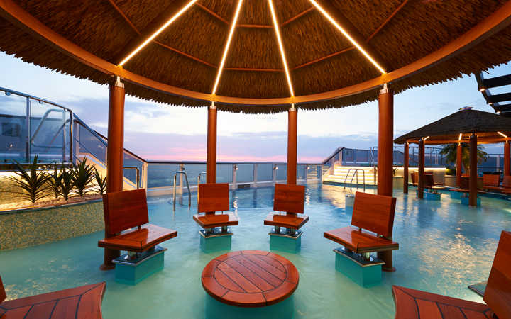 Bateau Carnival Vista