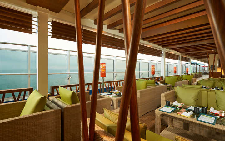 Bateau Carnival Vista