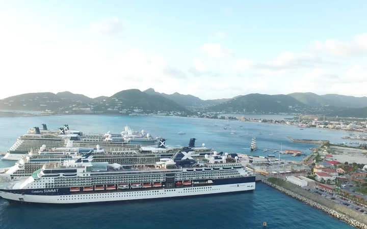 Bateau Celebrity Summit