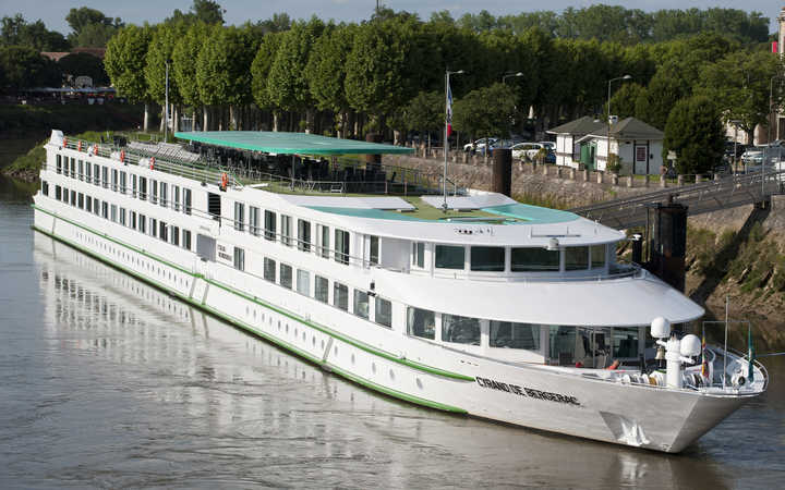 Bateau Cyrano de Bergerac (ou similaire)