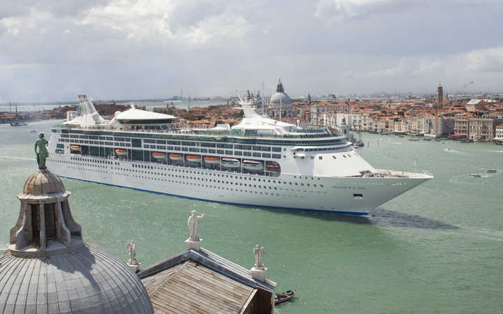 Bateau Grandeur of the Seas