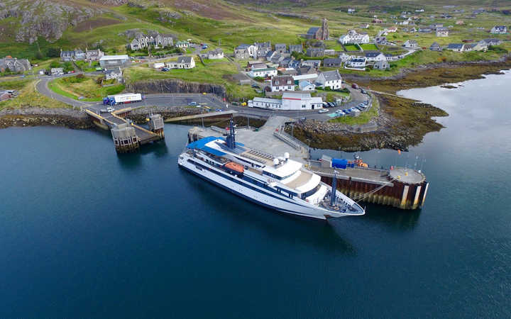 M/Y Variety Voyager