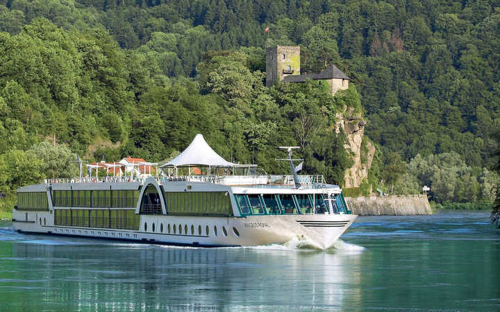 MS Amadeus Royal