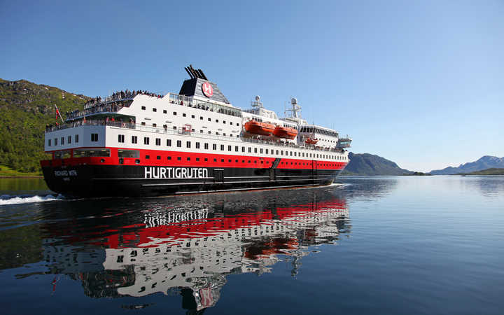 Bateau MS Richard With