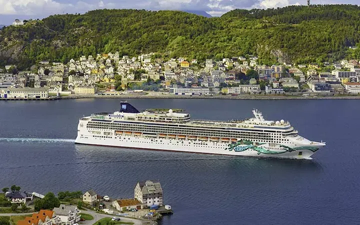 Bateau Norwegian Jade