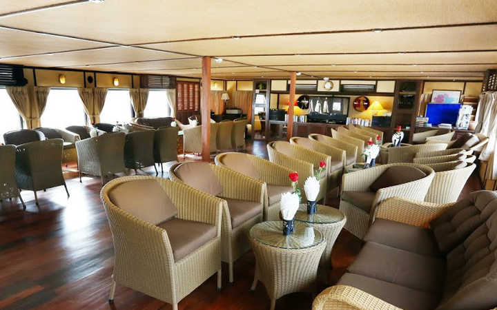Bateau R/V Indochine (ou similaire)