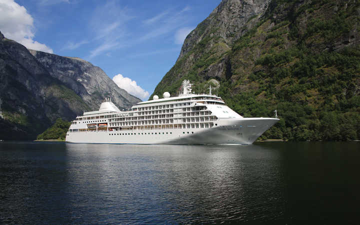 Silver Whisper