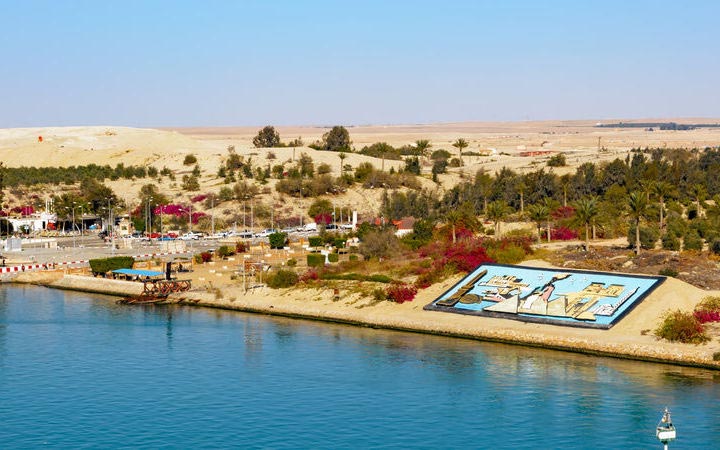 Canal de Suez Navigation