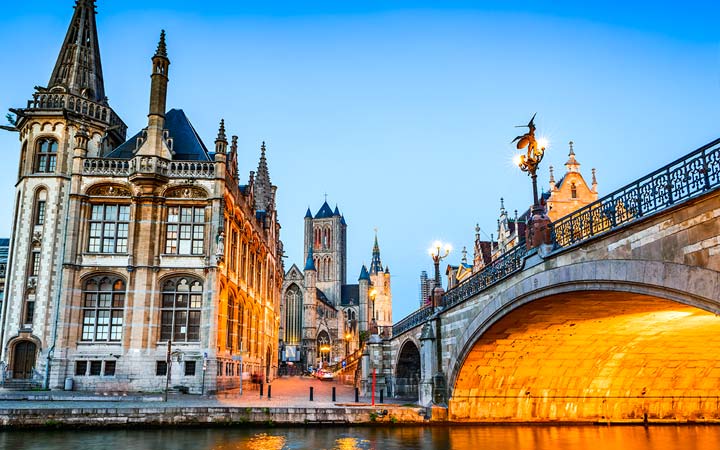 Antarctique (Canal de Schollaert)