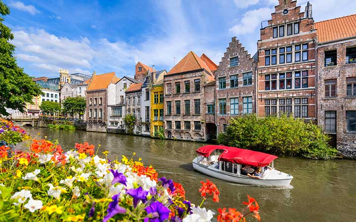 Antarctique (Canal de Schollaert)