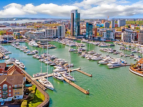 Iles Britanniques: Cork, Dublin, Belfast, Liverpool, Invergordon, Edimbourg... 