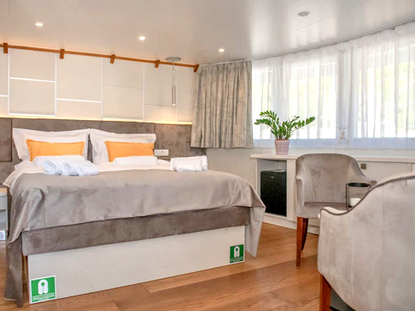 Cabine extérieure M/Y Adriatic Blue