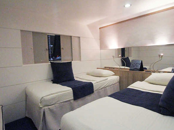 Cabine extérieure M/Y Harmony G