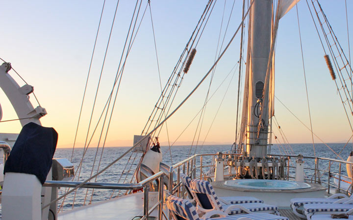 Navire Le Running on Waves